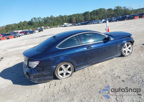 2012 Mercedes-Benz C 250 из США, поврежденный, VIN WDDGJ4HB6CF798326